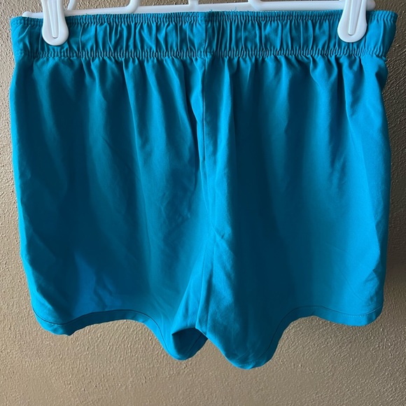 Nike womens shorts - Picture 2 of 3